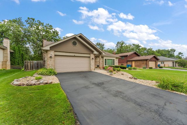 652 Naoma Drive, Crete, IL 60417