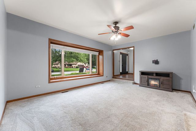 652 Naoma Drive, Crete, IL 60417