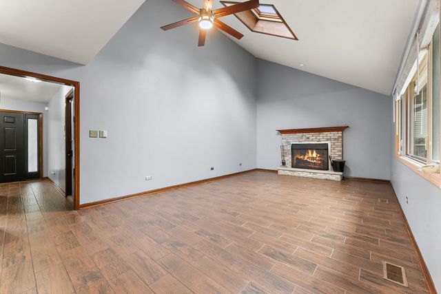 652 Naoma Drive, Crete, IL 60417