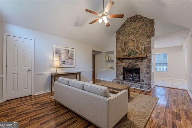 549 Pineland Circle SW, Mableton, GA 30126