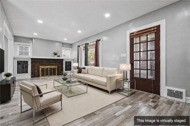 3394 Lownesdale Road, Cleveland Heights, OH 44112