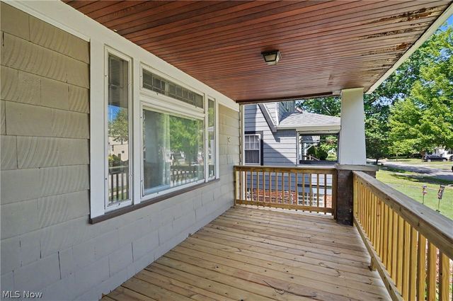 3394 Lownesdale Road, Cleveland Heights, OH 44112