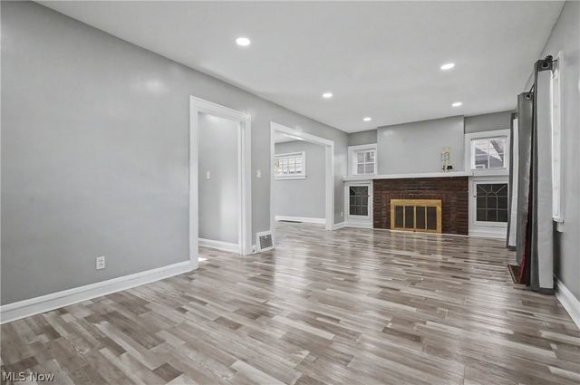 3394 Lownesdale Road, Cleveland Heights, OH 44112