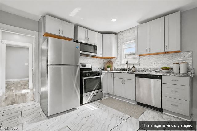 3394 Lownesdale Road, Cleveland Heights, OH 44112
