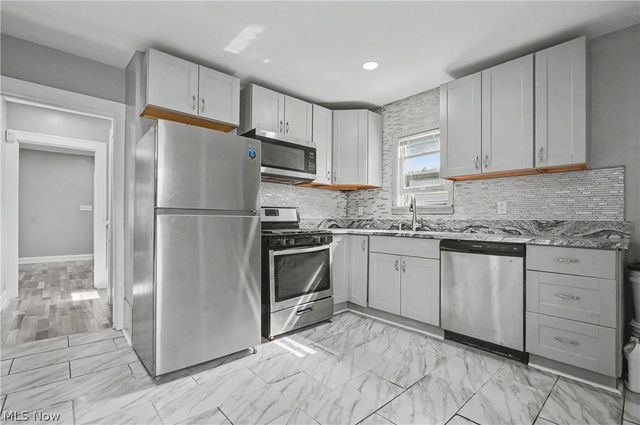 3394 Lownesdale Road, Cleveland Heights, OH 44112