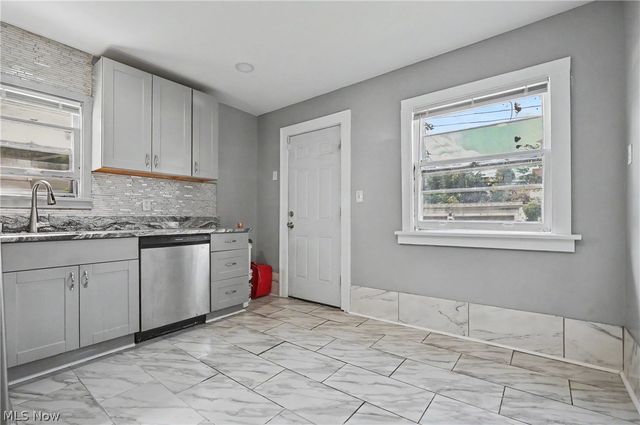 3394 Lownesdale Road, Cleveland Heights, OH 44112