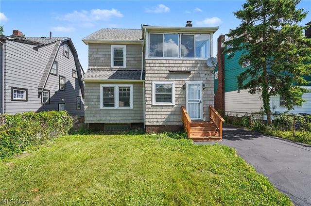 3394 Lownesdale Road, Cleveland Heights, OH 44112