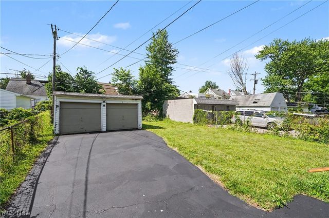 3394 Lownesdale Road, Cleveland Heights, OH 44112