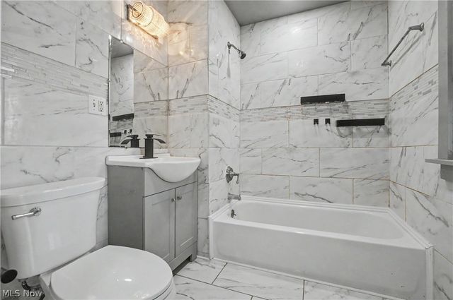3394 Lownesdale Road, Cleveland Heights, OH 44112