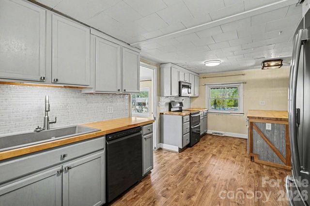 139 Blackburn Drive, Grover, NC 28073