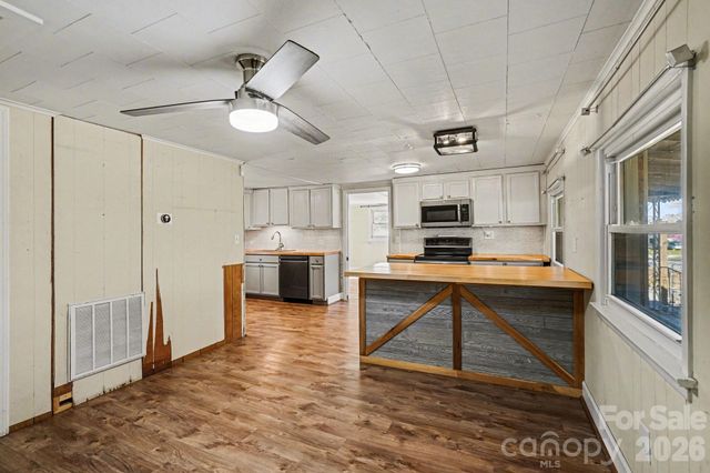 139 Blackburn Drive, Grover, NC 28073