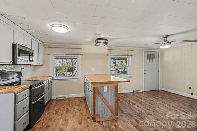 139 Blackburn Drive, Grover, NC 28073