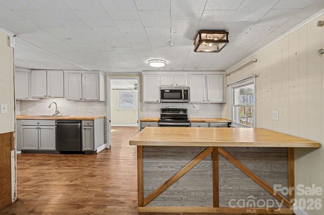 139 Blackburn Drive, Grover, NC 28073