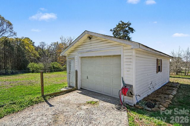 139 Blackburn Drive, Grover, NC 28073