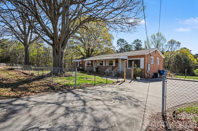 139 Blackburn Drive, Grover, NC 28073