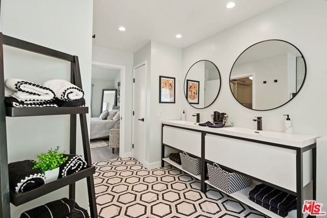 21490 Arcos Drive, Woodland Hills, CA 91364