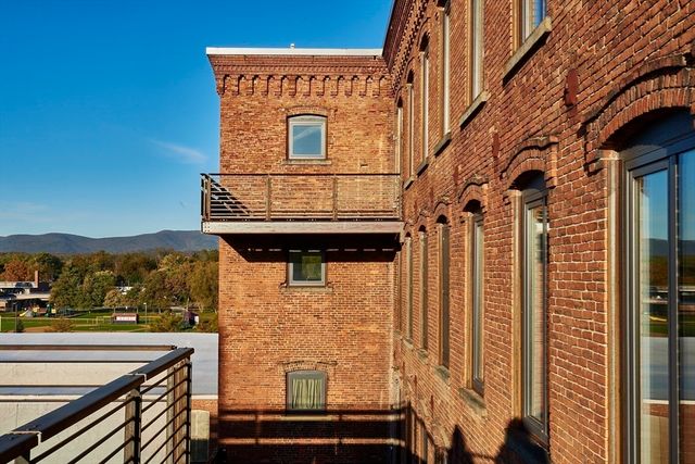 520 State Road 402, North Adams, MA 01247