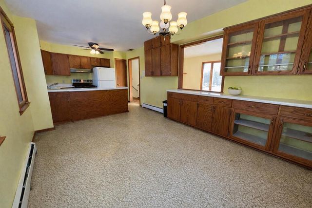 W339S2750 County Road C, Oconomowoc, WI 53066