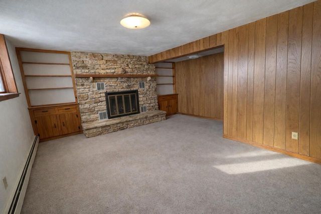 W339S2750 County Road C, Oconomowoc, WI 53066