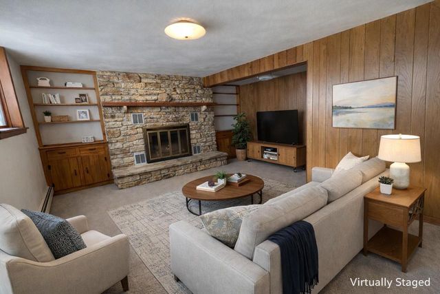 W339S2750 County Road C, Oconomowoc, WI 53066