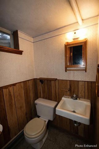 W339S2750 County Road C, Oconomowoc, WI 53066