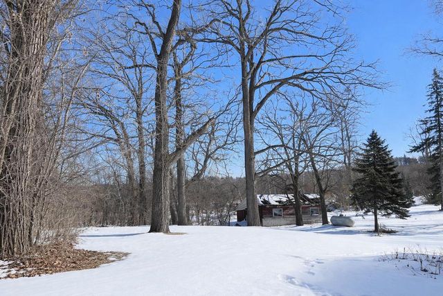 W339S2750 County Road C, Oconomowoc, WI 53066