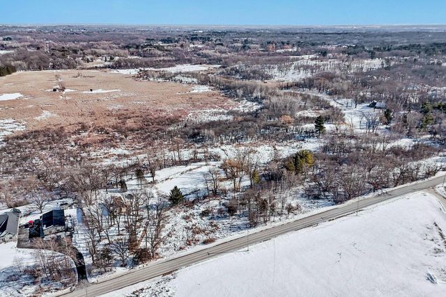 W339S2750 County Road C, Oconomowoc, WI 53066