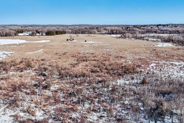 W339S2750 County Road C, Oconomowoc, WI 53066