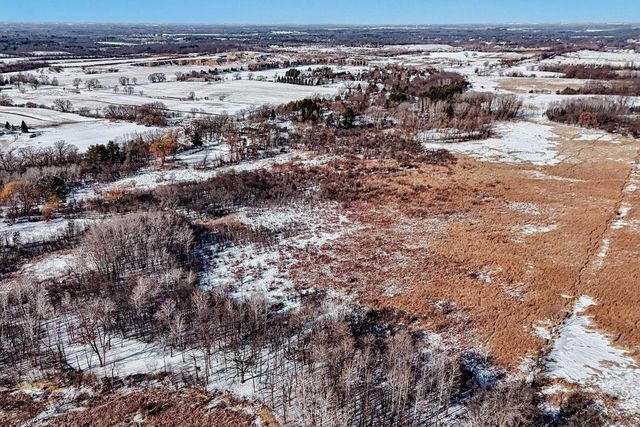 W339S2750 County Road C, Oconomowoc, WI 53066