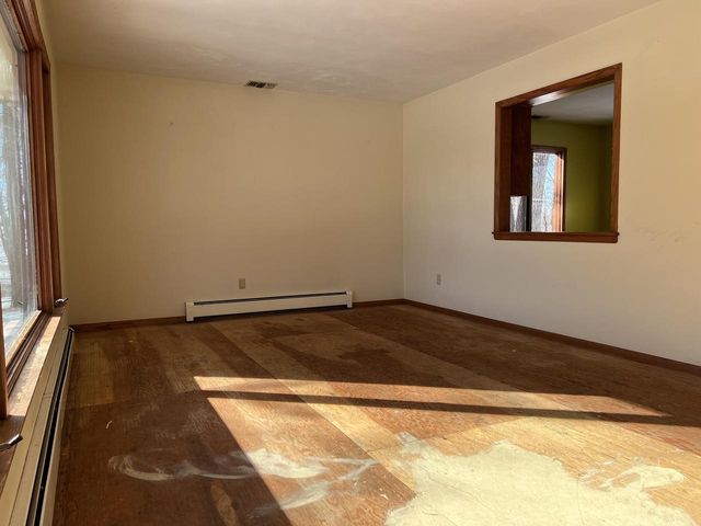 W339S2750 County Road C, Oconomowoc, WI 53066