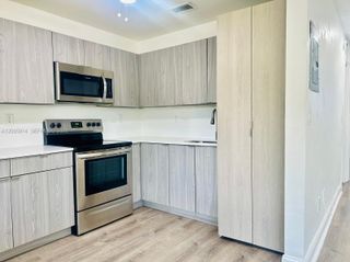43 Glen Royal Parkway 6, Miami, FL 33125