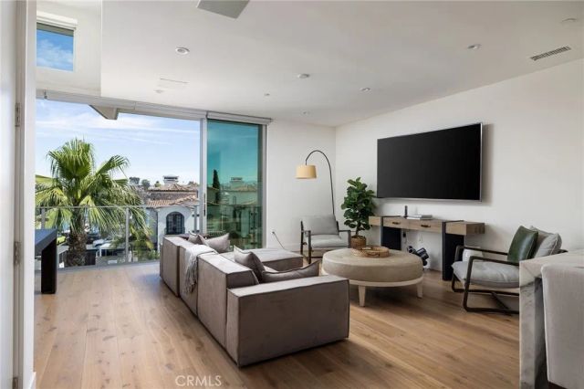 3351 Via Lido, Newport Beach, CA 92663