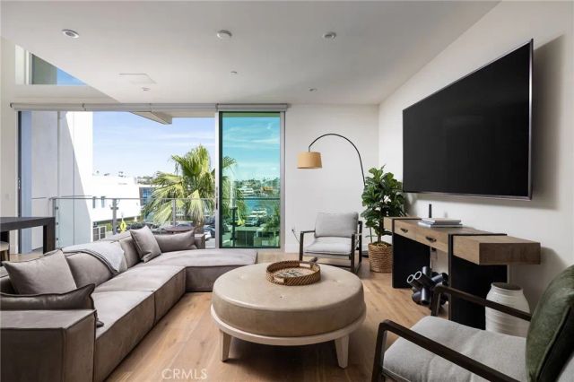 3351 Via Lido, Newport Beach, CA 92663