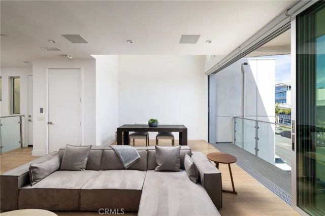 3351 Via Lido, Newport Beach, CA 92663