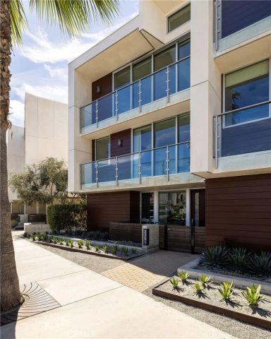 3351 Via Lido, Newport Beach, CA 92663