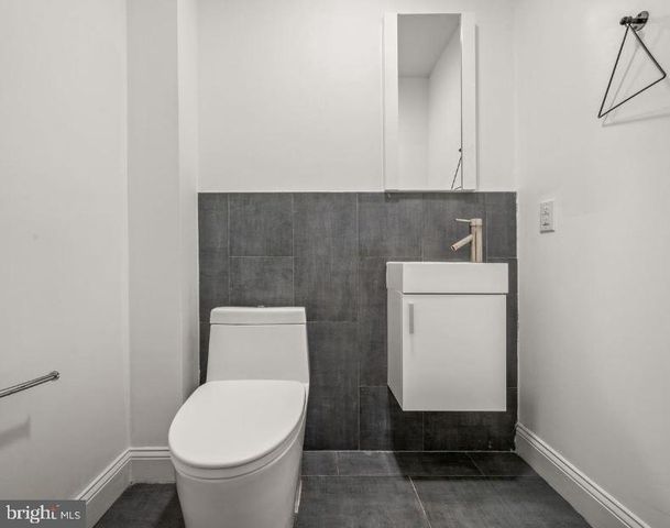 985 N 5TH ST, Philadelphia, PA 19123