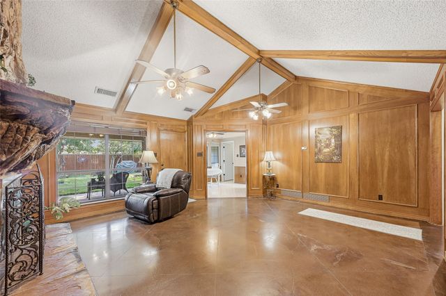 3901 Lynnwood Drive, Rowlett, TX 75088