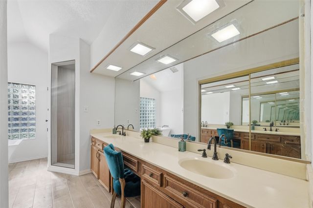 3901 Lynnwood Drive, Rowlett, TX 75088