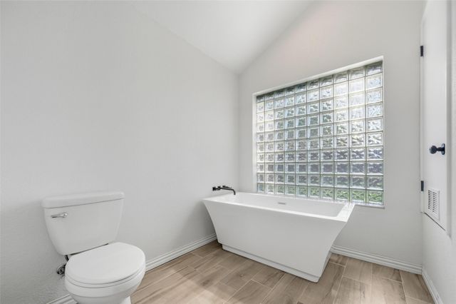 3901 Lynnwood Drive, Rowlett, TX 75088