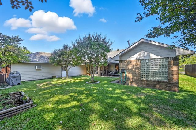 3901 Lynnwood Drive, Rowlett, TX 75088