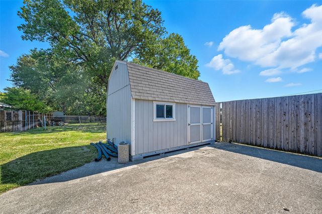 3901 Lynnwood Drive, Rowlett, TX 75088