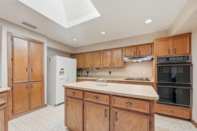 3901 Lynnwood Drive, Rowlett, TX 75088