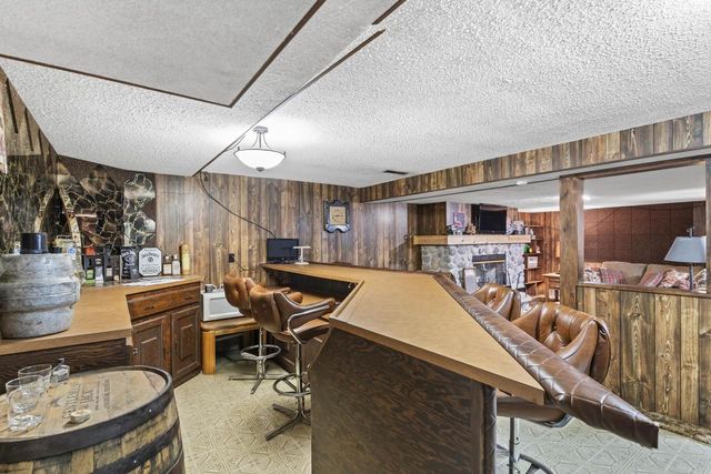 1595 NELSON COURT, Neenah, WI 54956