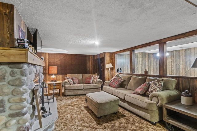1595 NELSON COURT, Neenah, WI 54956