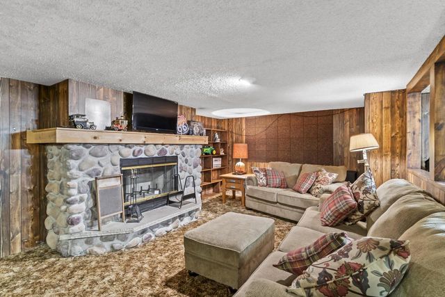 1595 NELSON COURT, Neenah, WI 54956