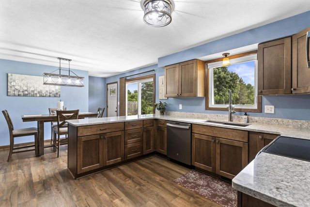 1595 NELSON COURT, Neenah, WI 54956