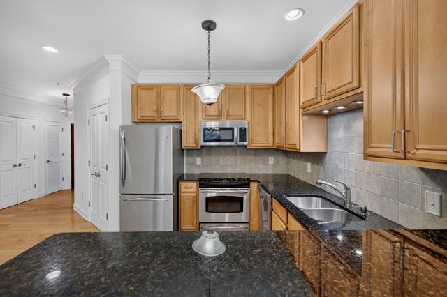 2244 Ashley Crossing Drive 521, Charleston, SC 29414