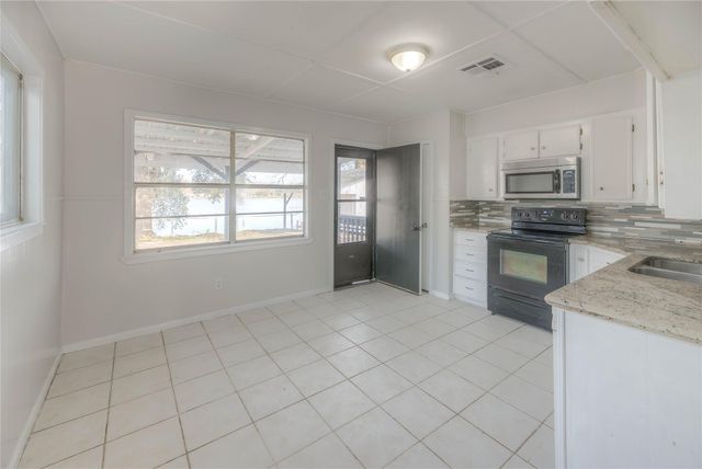 1606 E Taylor Lake Circle, Livingston, TX 77351