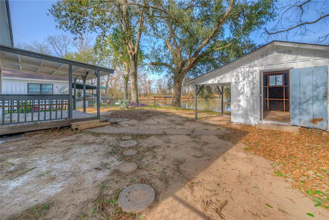 1606 E Taylor Lake Circle, Livingston, TX 77351