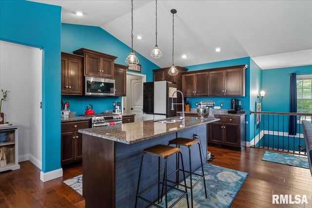 1815 PRAIRIE VISTA Drive, Chatham, IL 62629